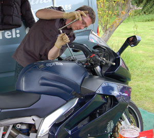 Adjusting front preload